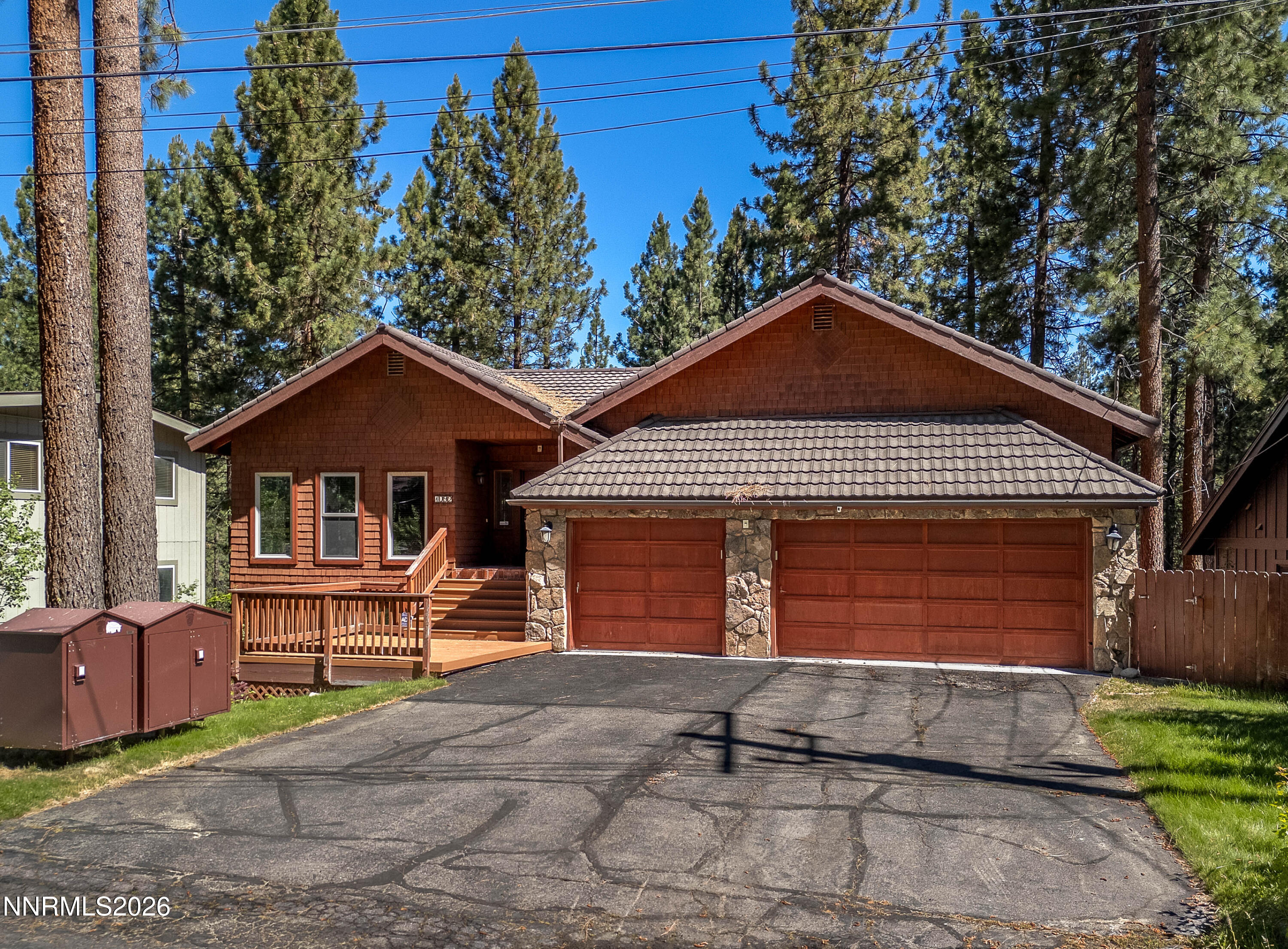 1092 Deercliff Drive