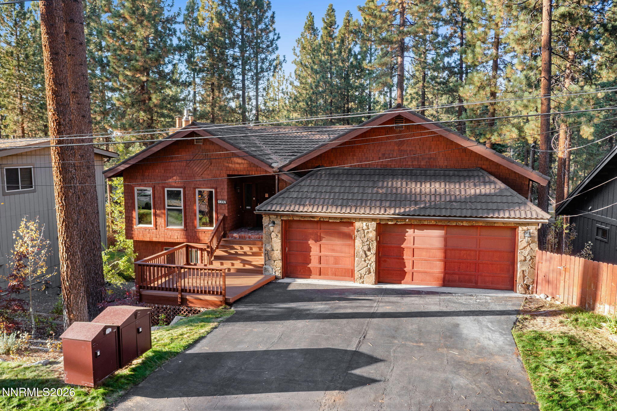 1092 Deercliff Drive