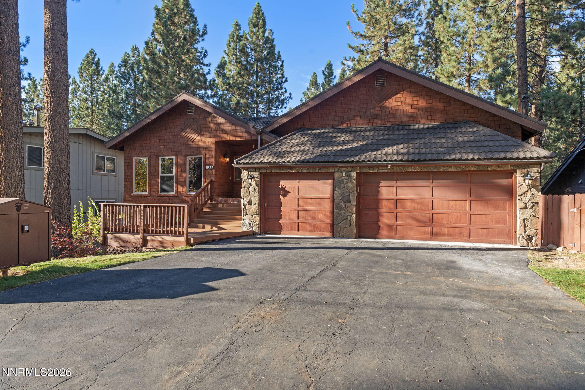 1092 Deercliff Drive