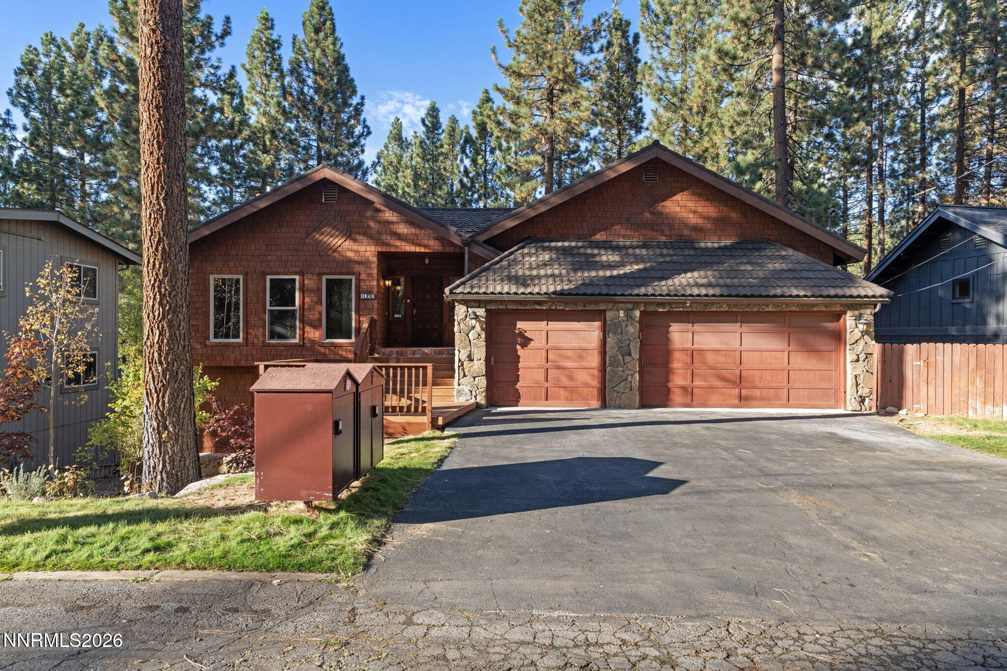 1092 Deercliff Drive