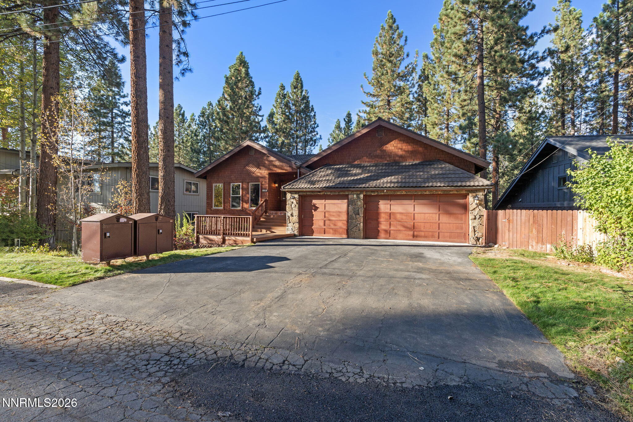 1092 Deercliff Drive
