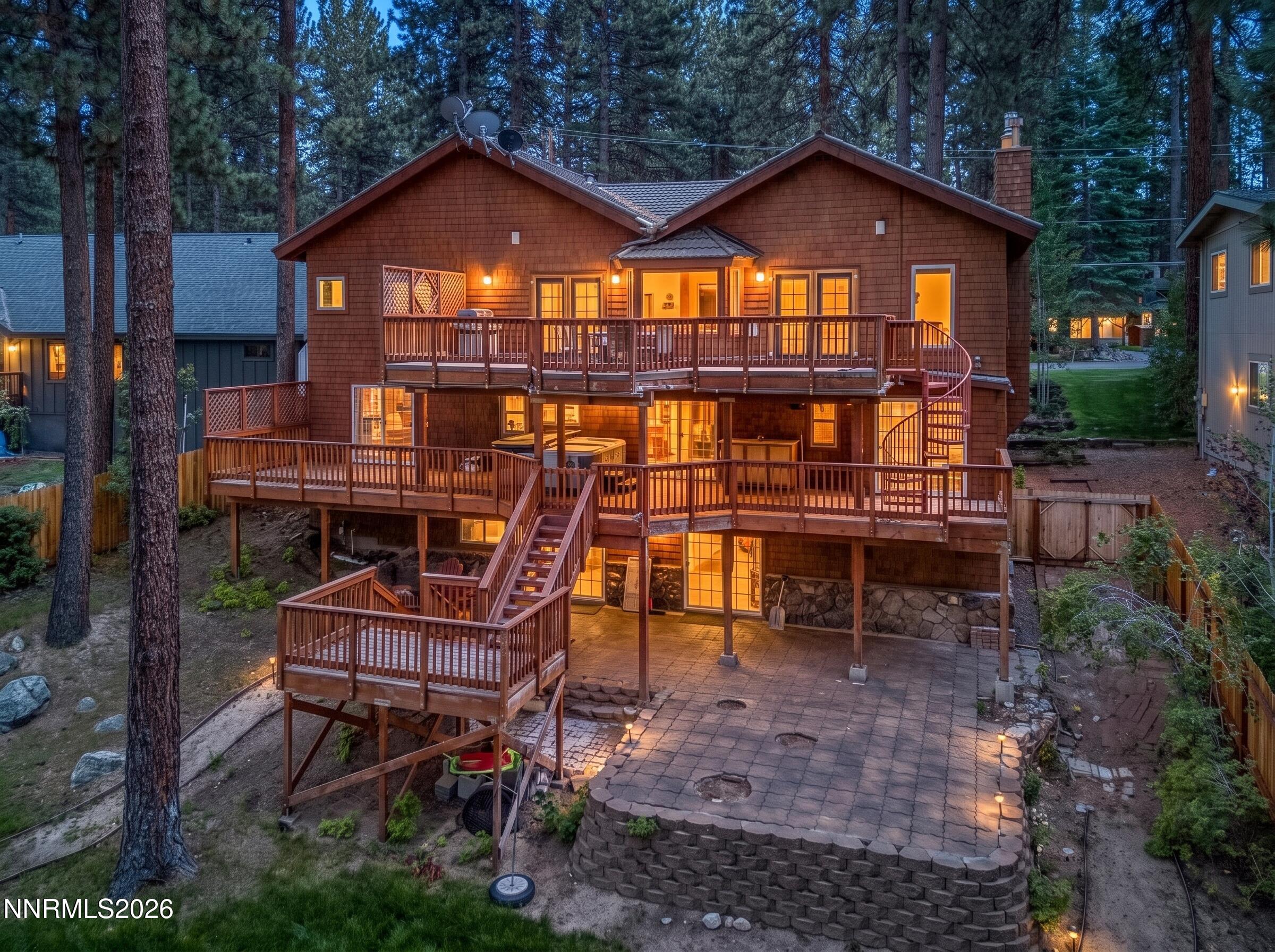 1092 Deercliff Drive