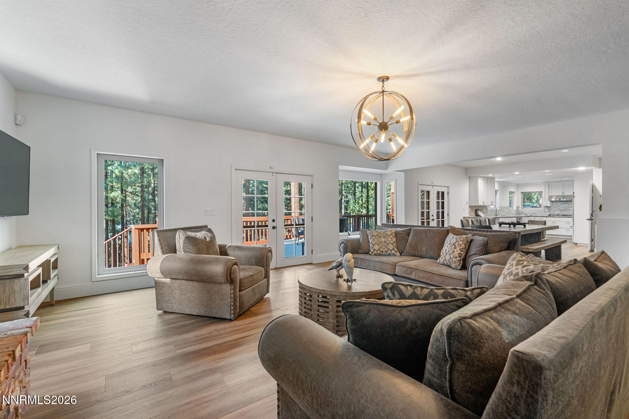 1092 Deercliff Drive