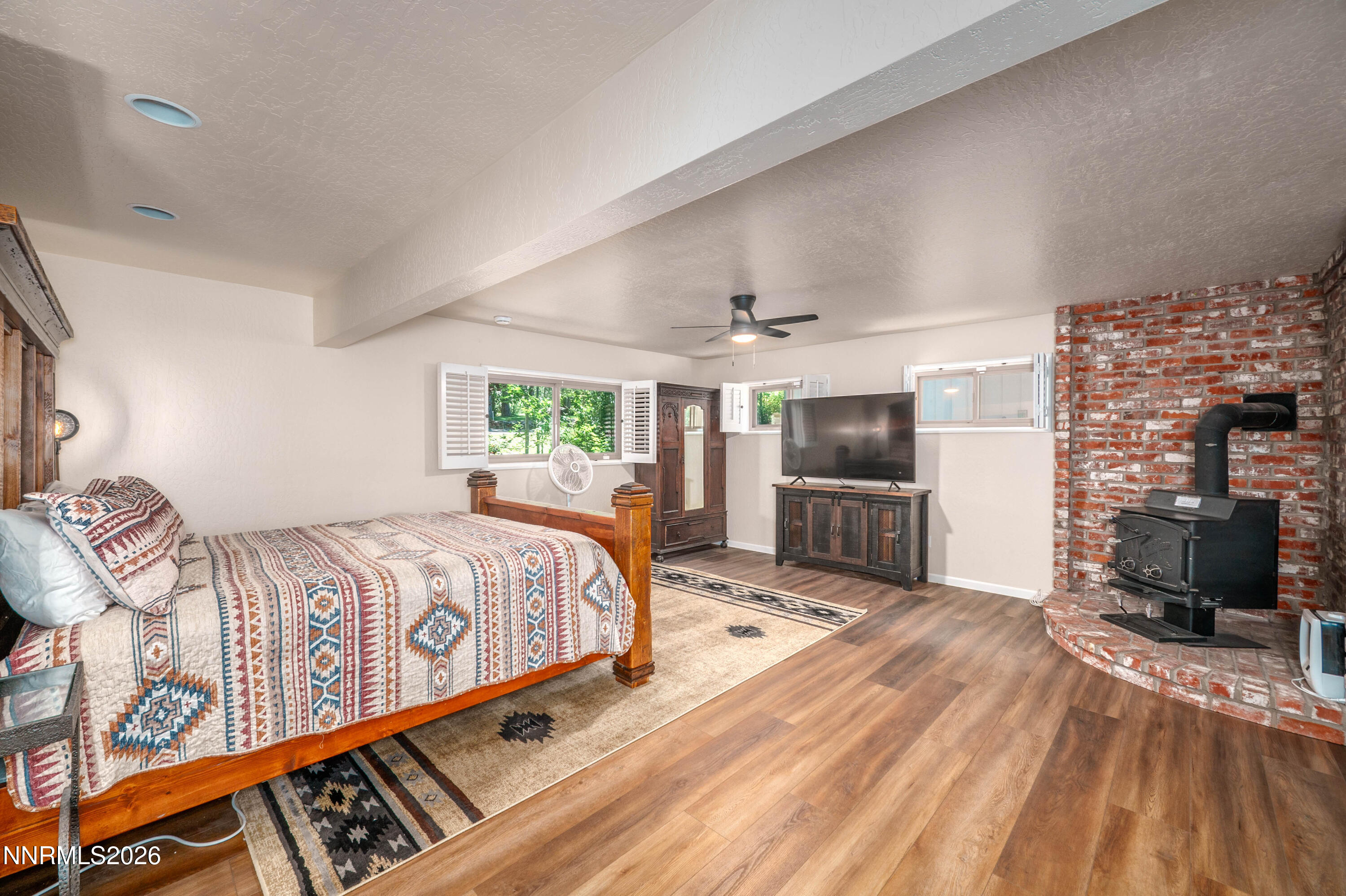 1092 Deercliff Drive