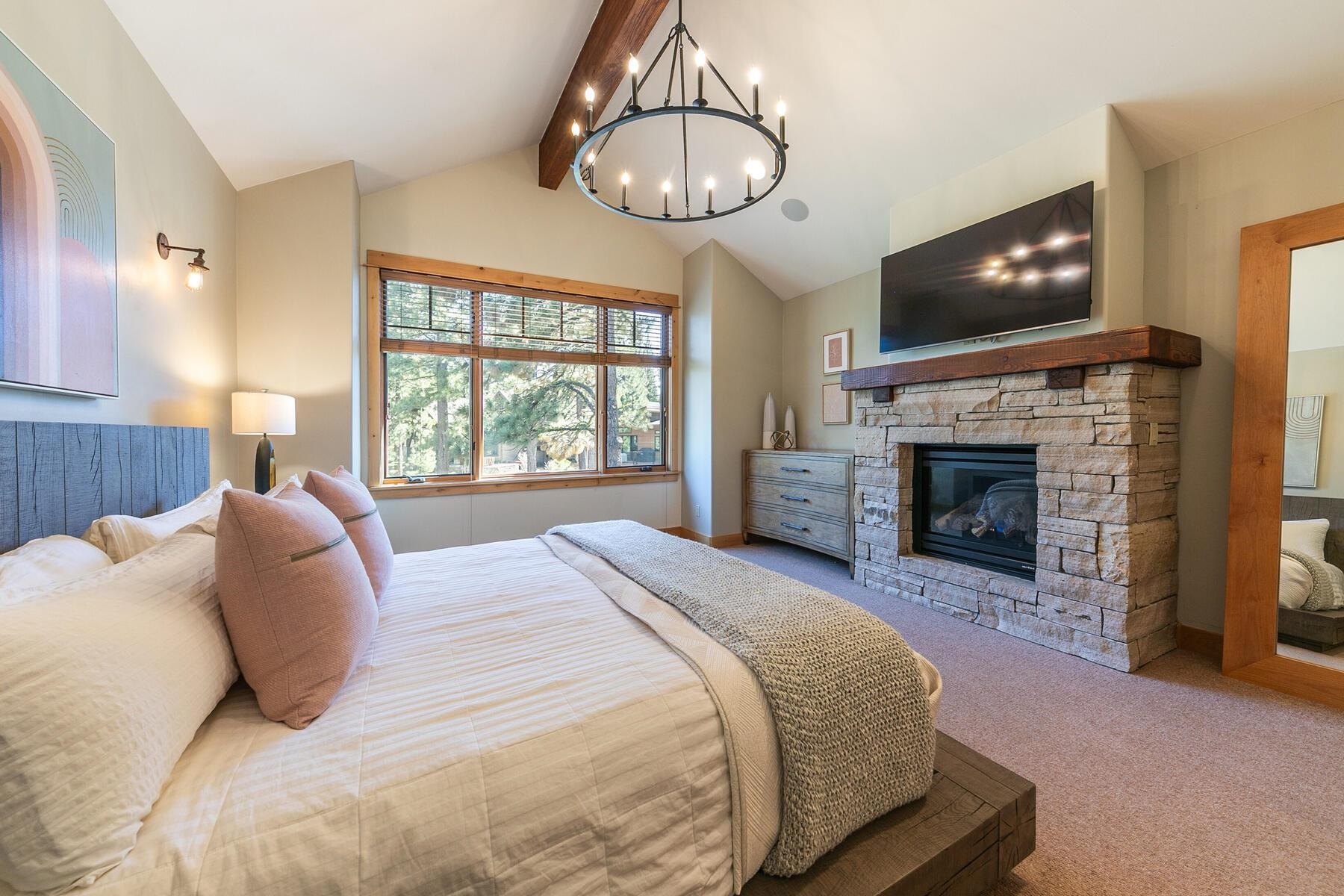 10251 Valmont Trail