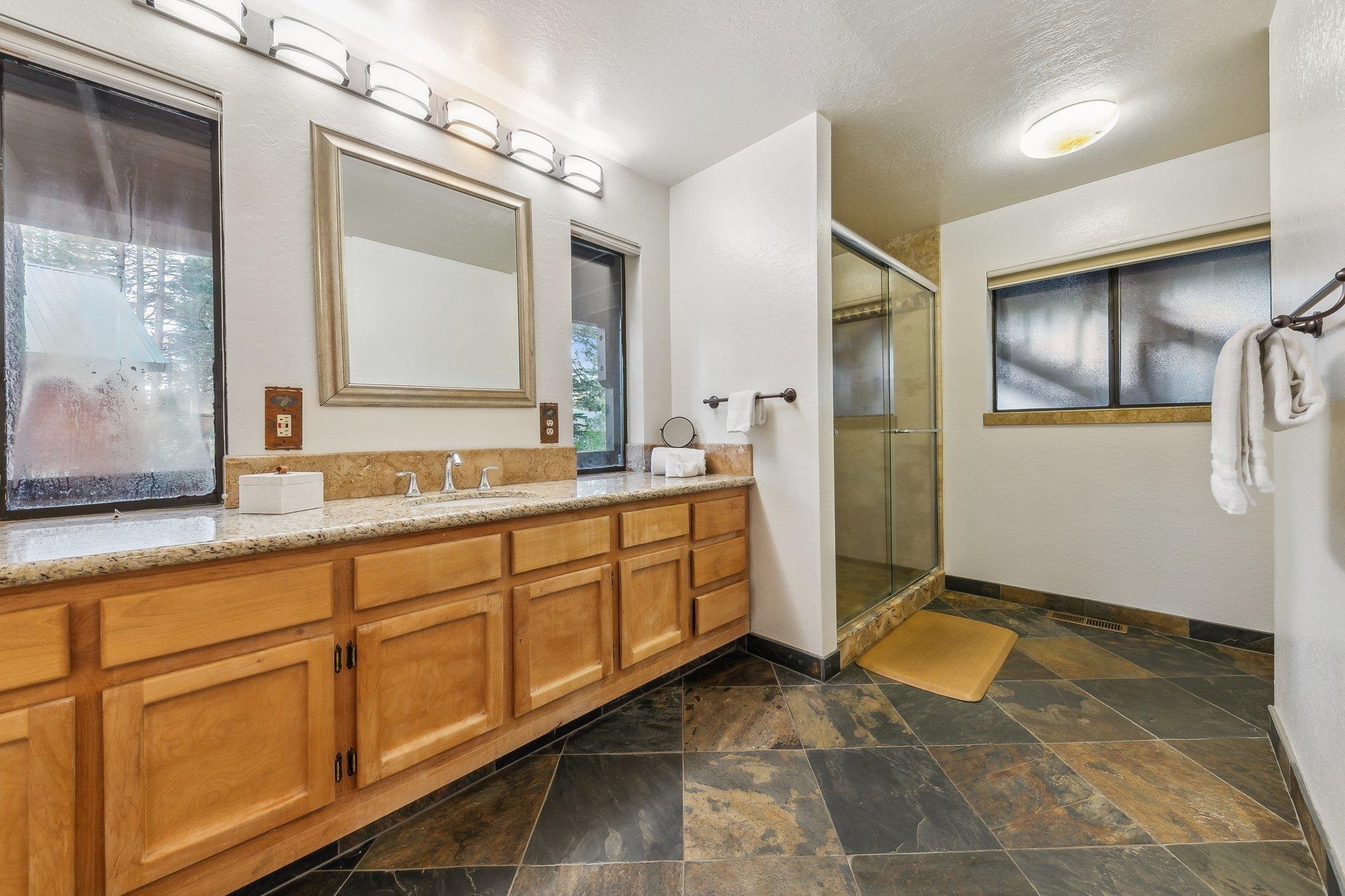 12364 Viking Way