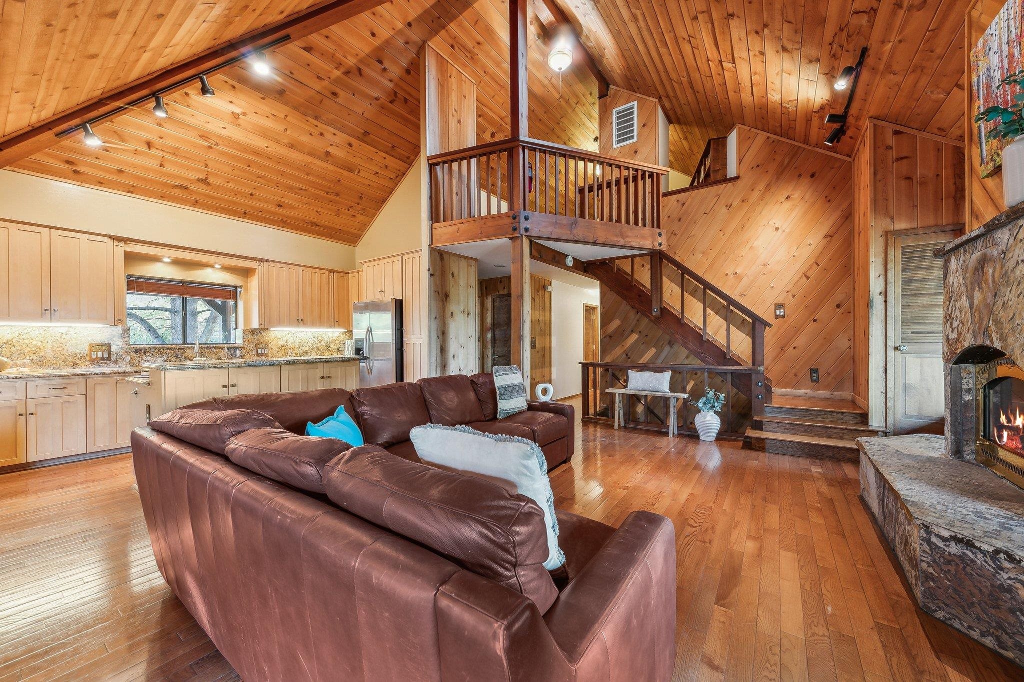 12364 Viking Way