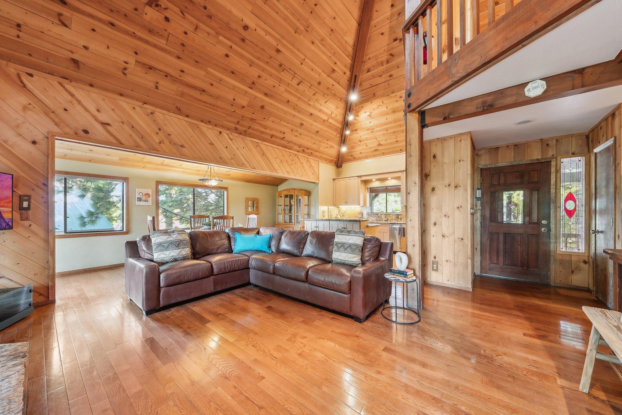 12364 Viking Way