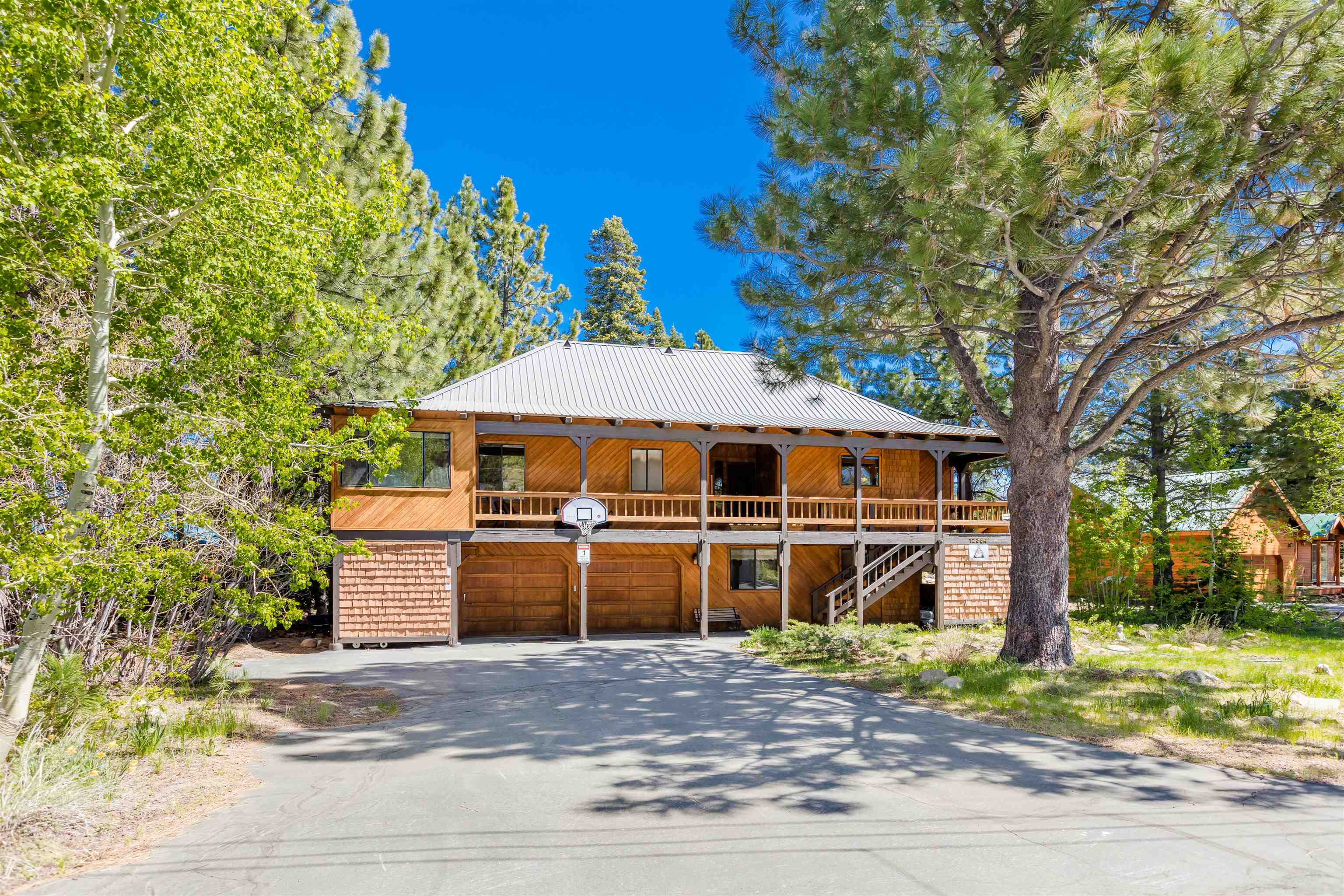 12364 Viking Way