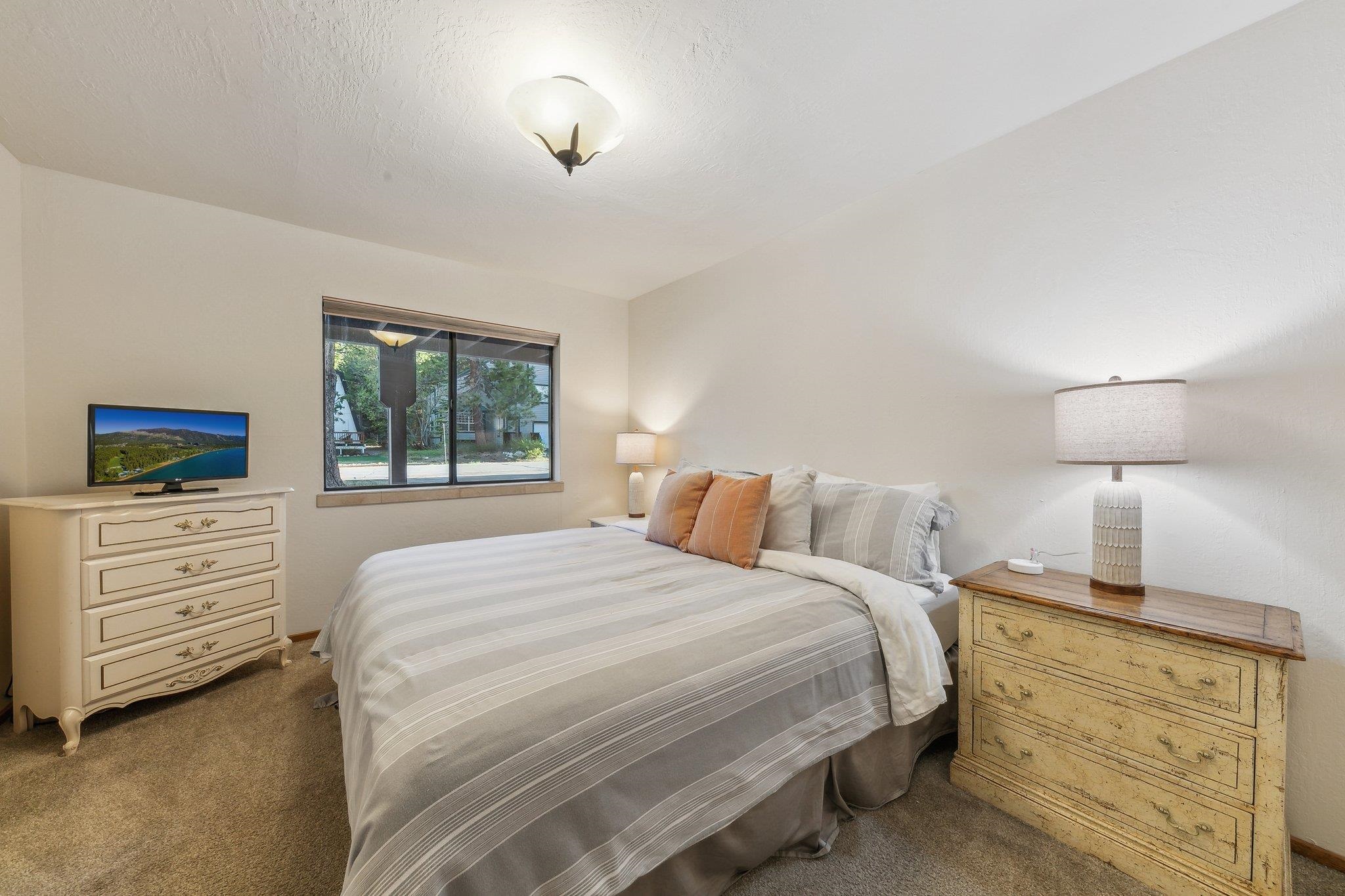 12364 Viking Way