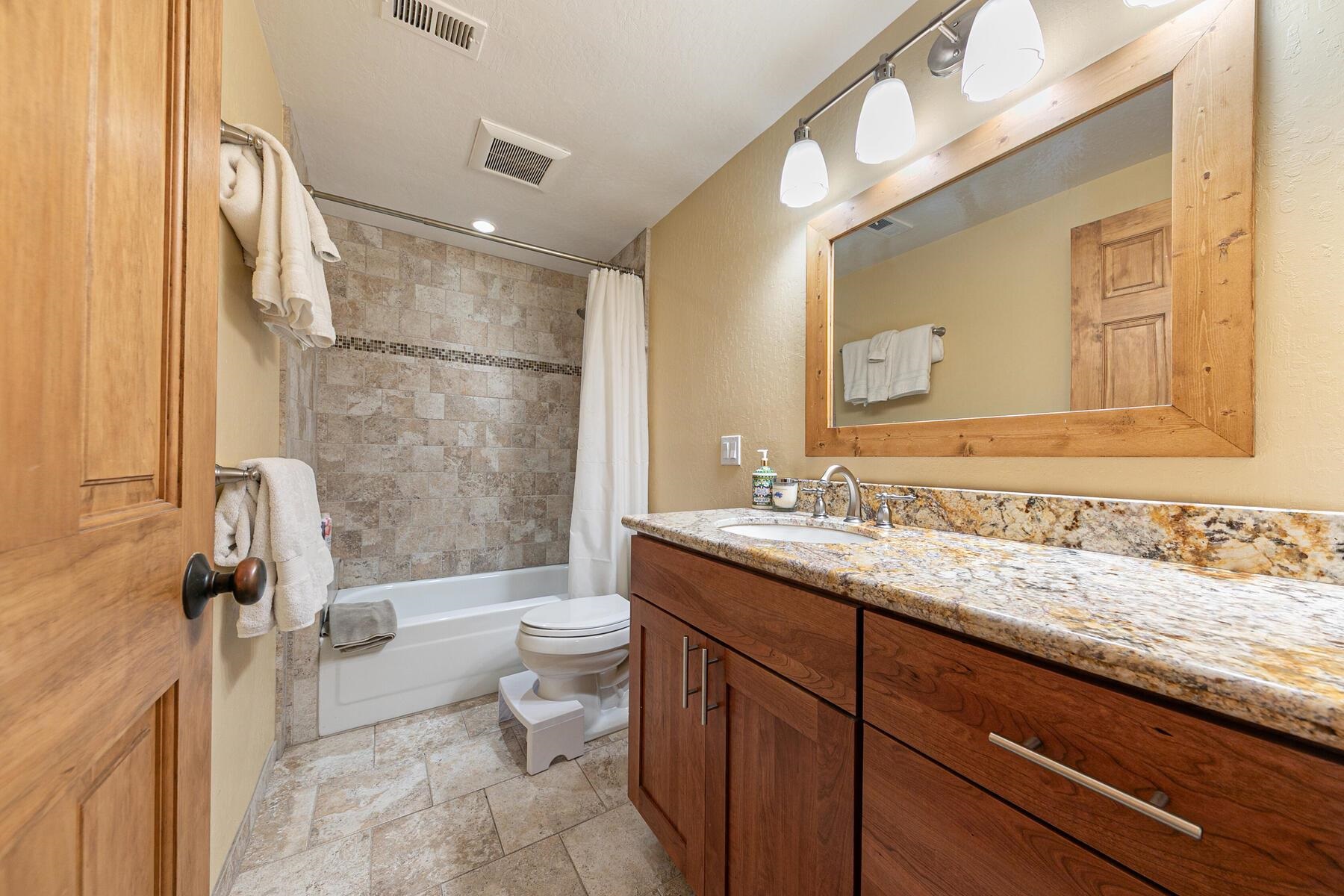 2755 North Lake Boulevard Unit: 16