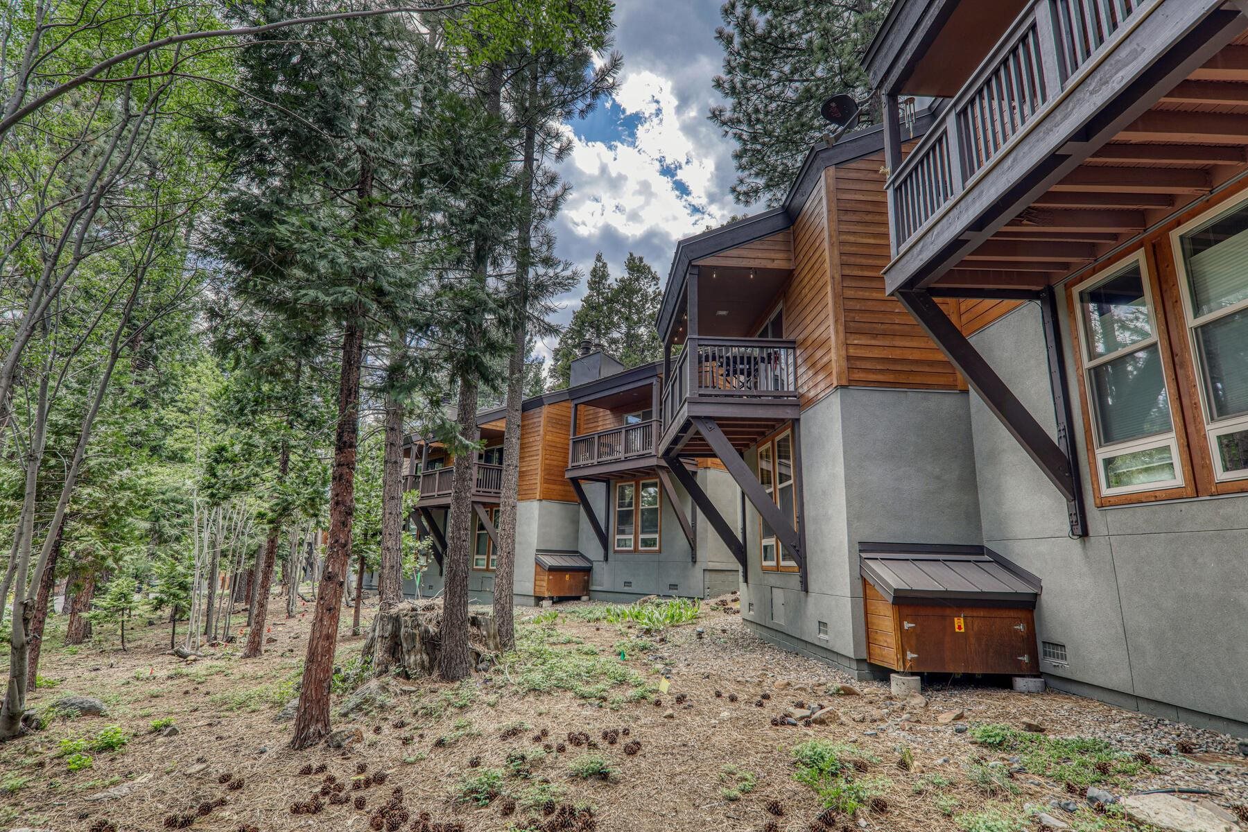 2755 North Lake Boulevard Unit: 16