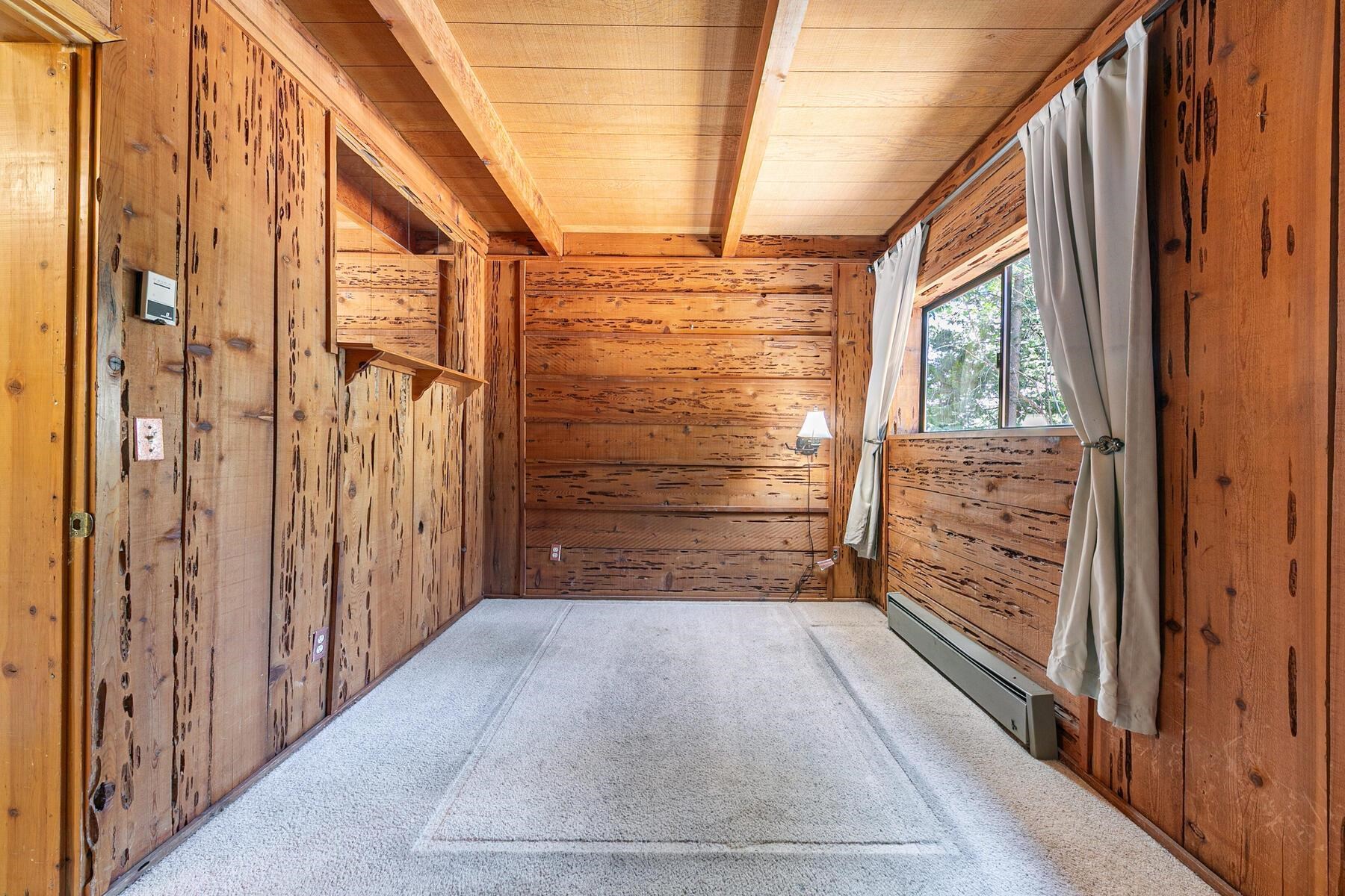 712 Chapel Lane