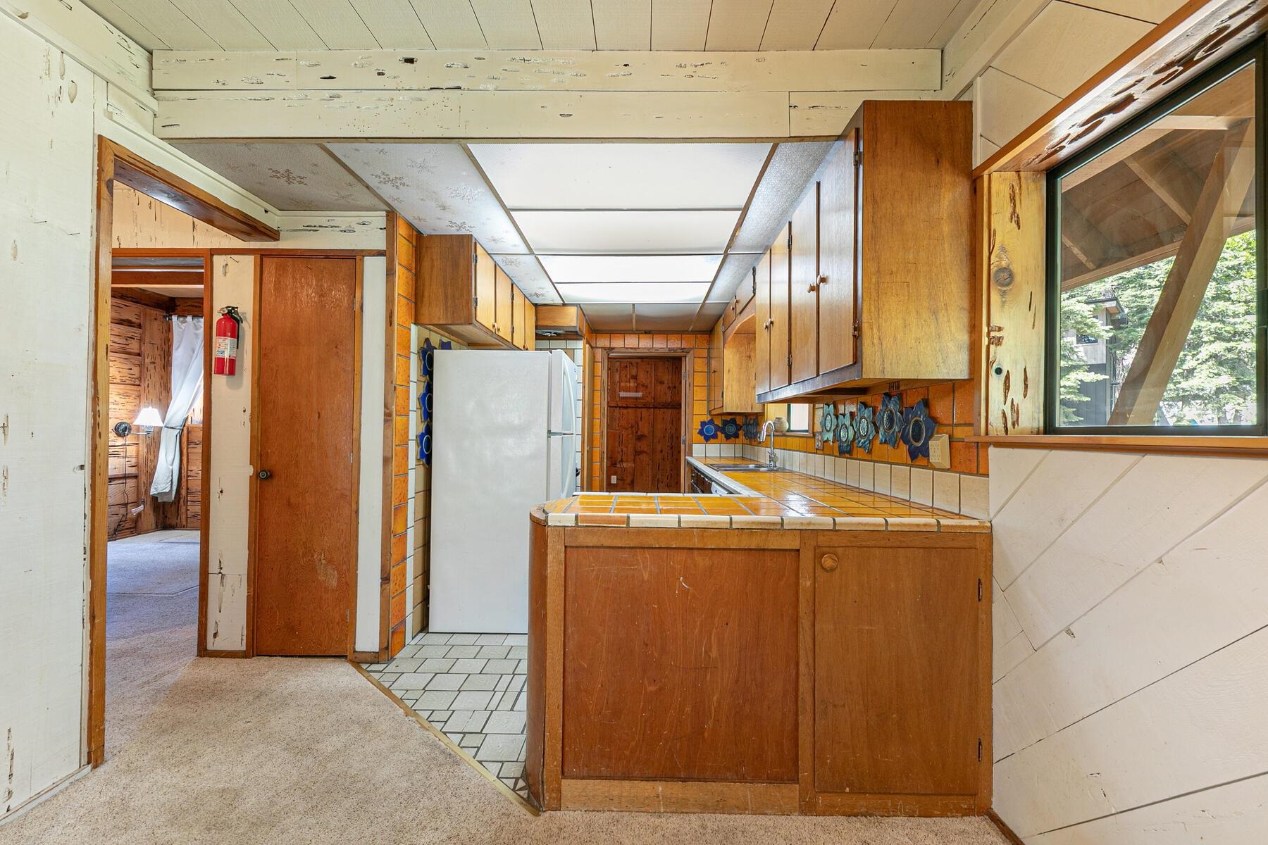 712 Chapel Lane