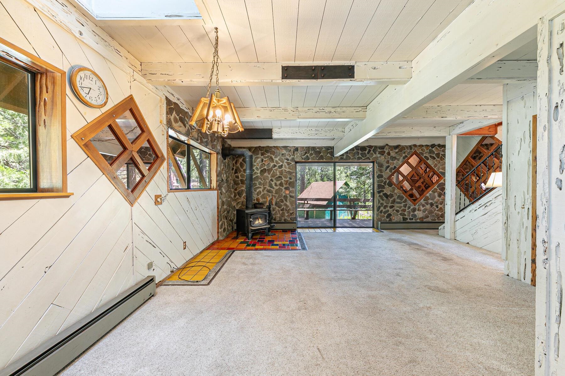 712 Chapel Lane