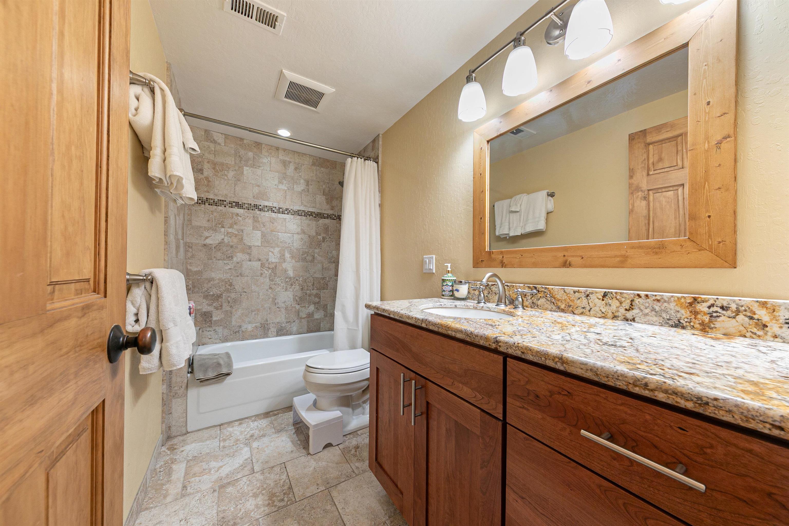 2755 North Lake Boulevard # 16 Unit: #16
