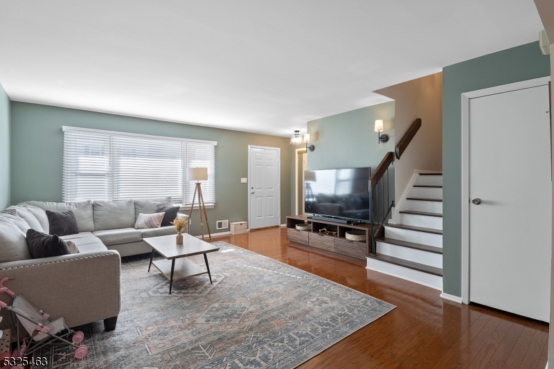 16 Tisbury Ct