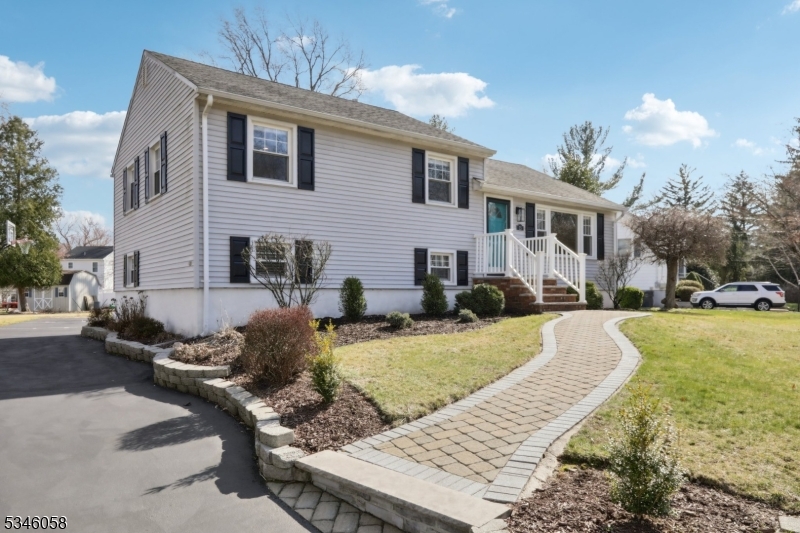 15 Emerson Dr