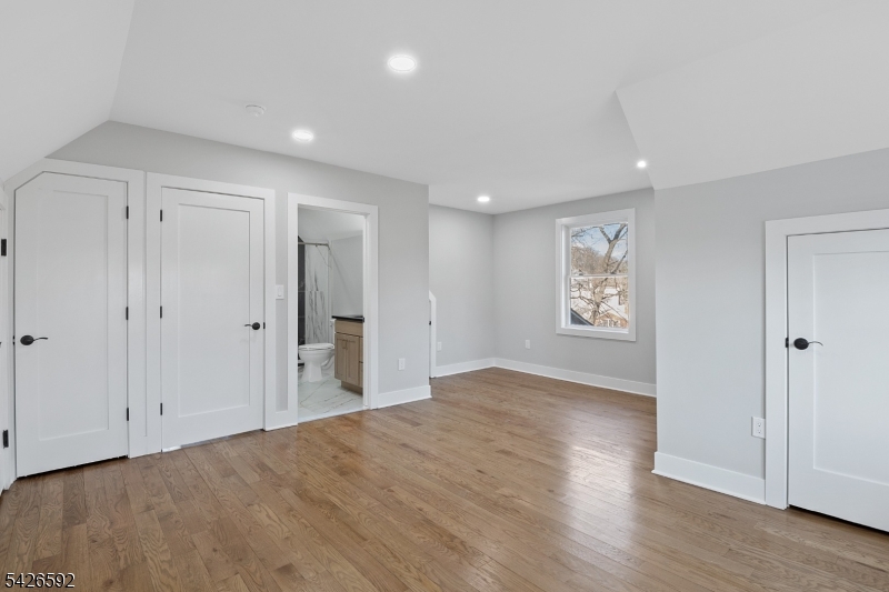 16 Old Short Hills Road