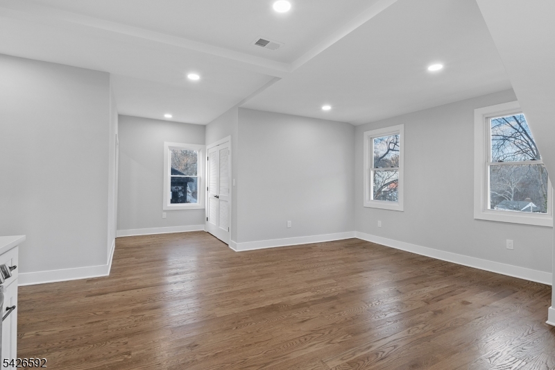 16 Old Short Hills Road