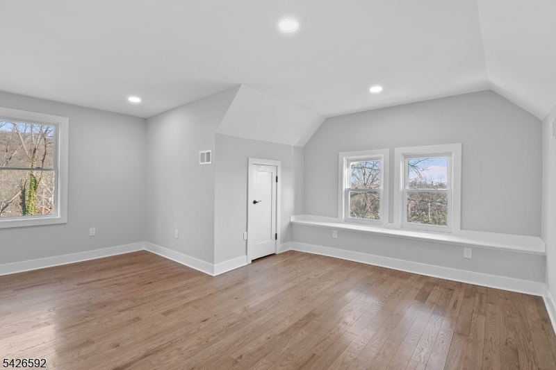 16 Old Short Hills Road