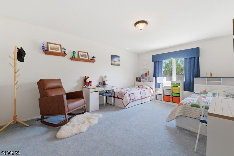 34 Edgefield Dr