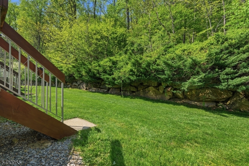 34 Edgefield Dr