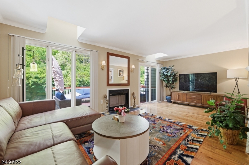 34 Edgefield Dr