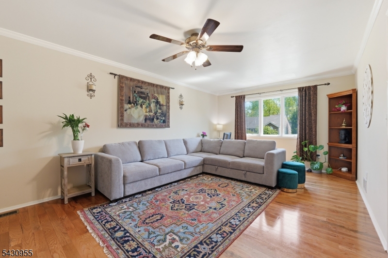 34 Edgefield Dr
