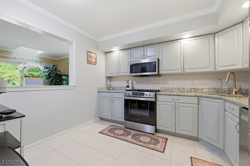34 Edgefield Dr