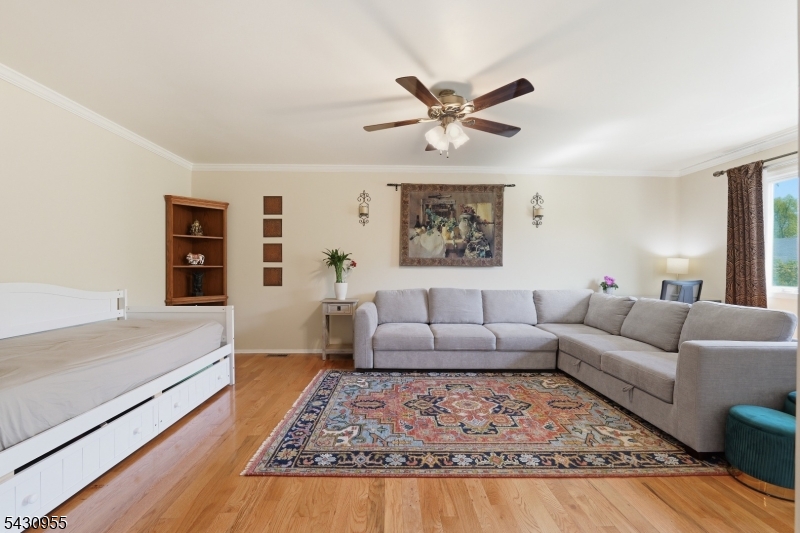34 Edgefield Dr