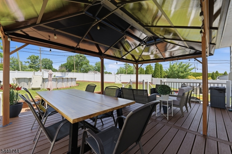 83 Rutan Rd