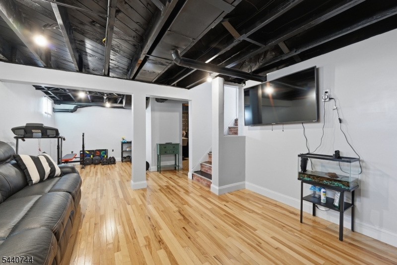 83 Rutan Rd