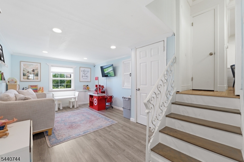 83 Rutan Rd