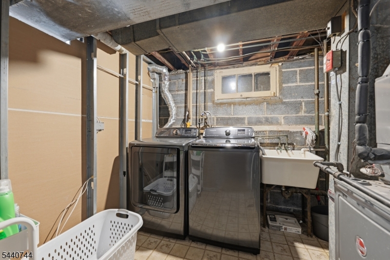 83 Rutan Rd
