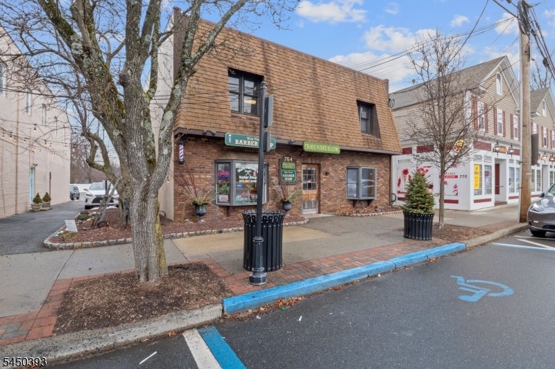 764 Speedwell Ave