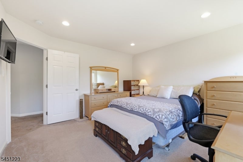 51 Oak Leaf Ln