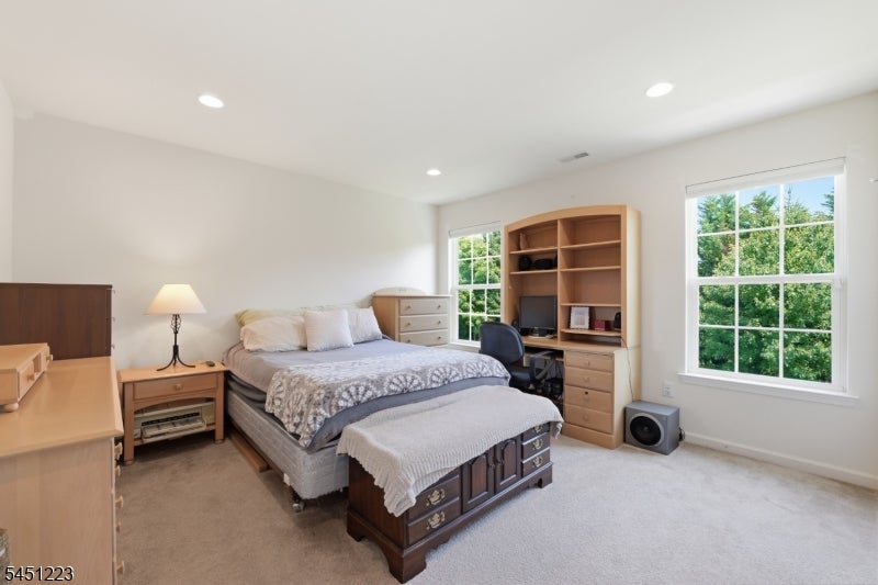 51 Oak Leaf Ln