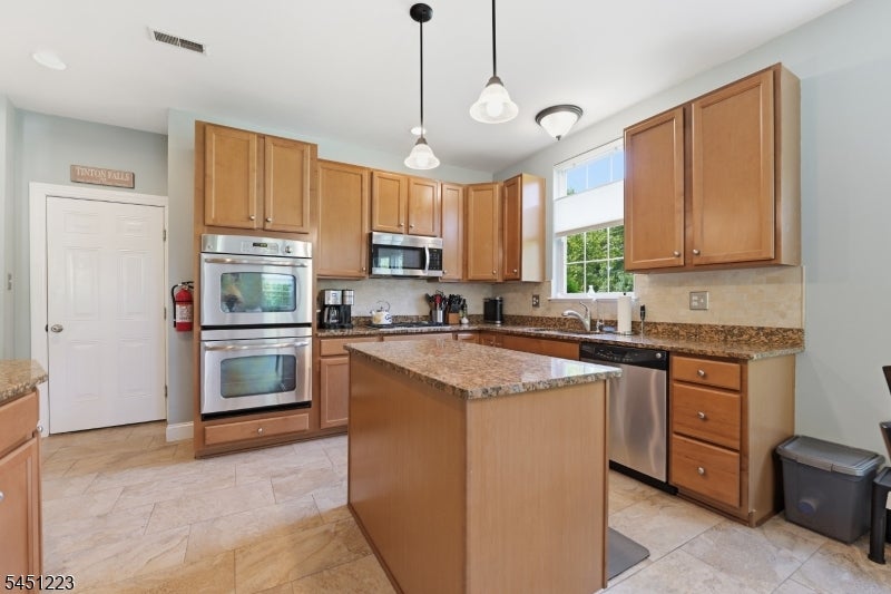 51 Oak Leaf Ln