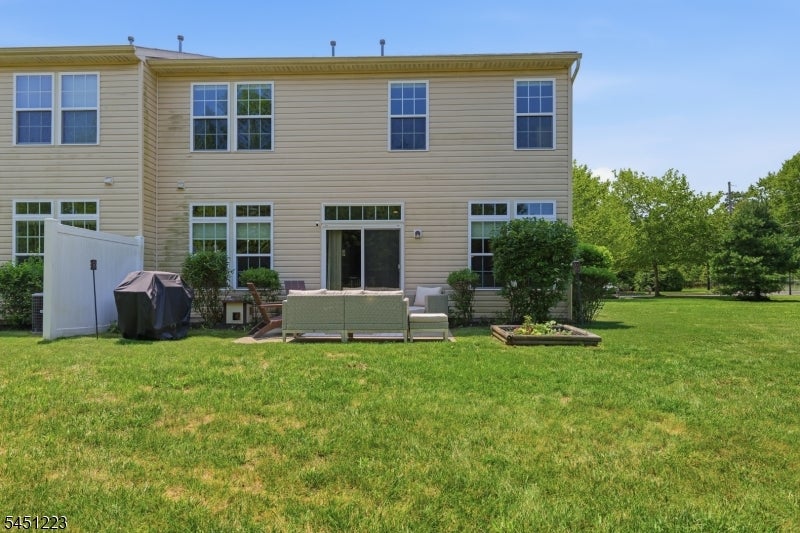 51 Oak Leaf Ln