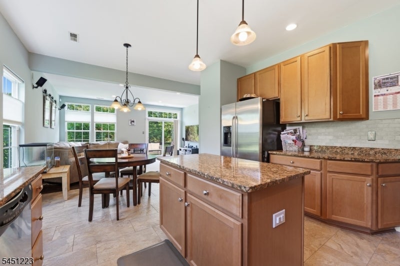 51 Oak Leaf Ln