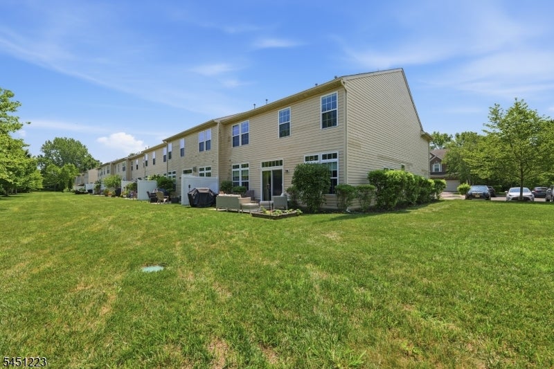 51 Oak Leaf Ln
