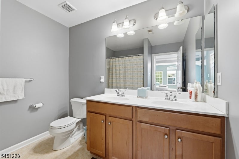 51 Oak Leaf Ln