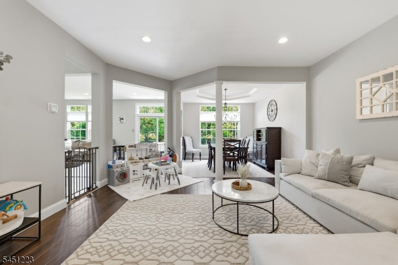 51 Oak Leaf Ln