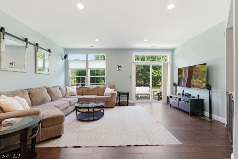 51 Oak Leaf Ln