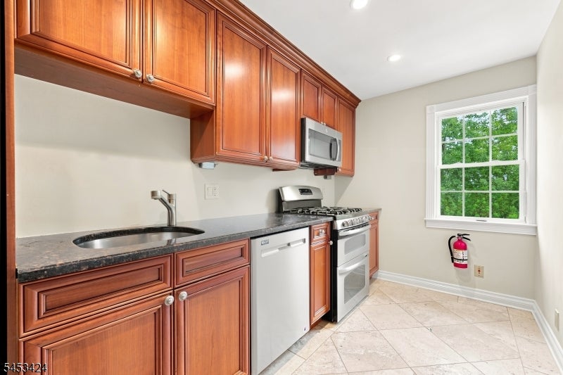 67-75 New England Ave71D 71d