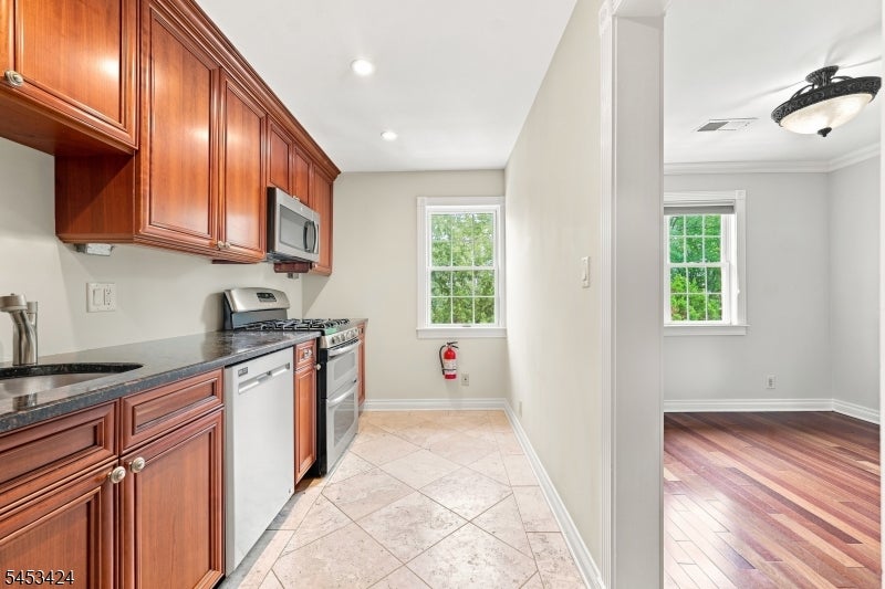 67-75 New England Ave71D 71d