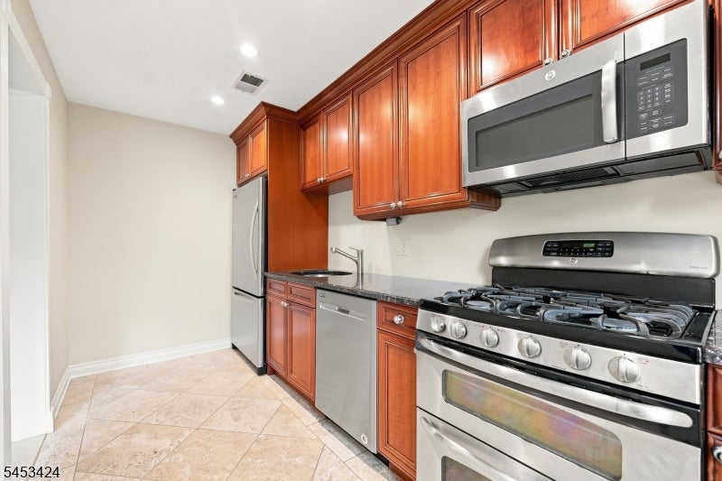 67-75 New England Ave71D 71d