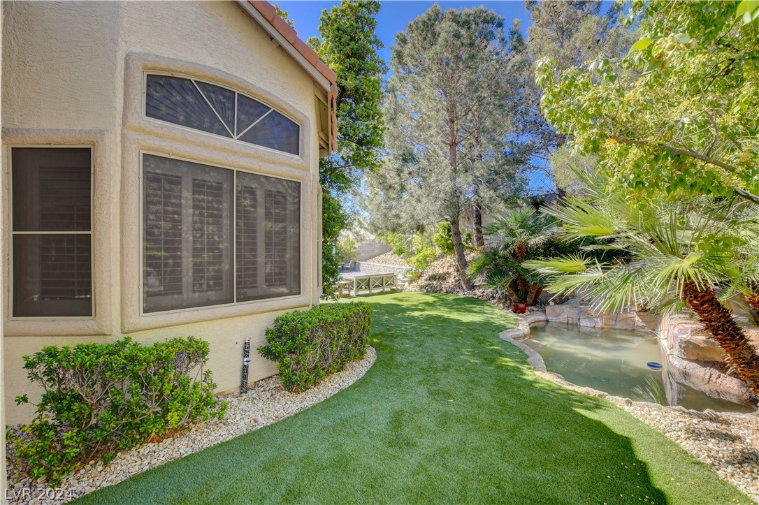 1101 Ventura Hills Street