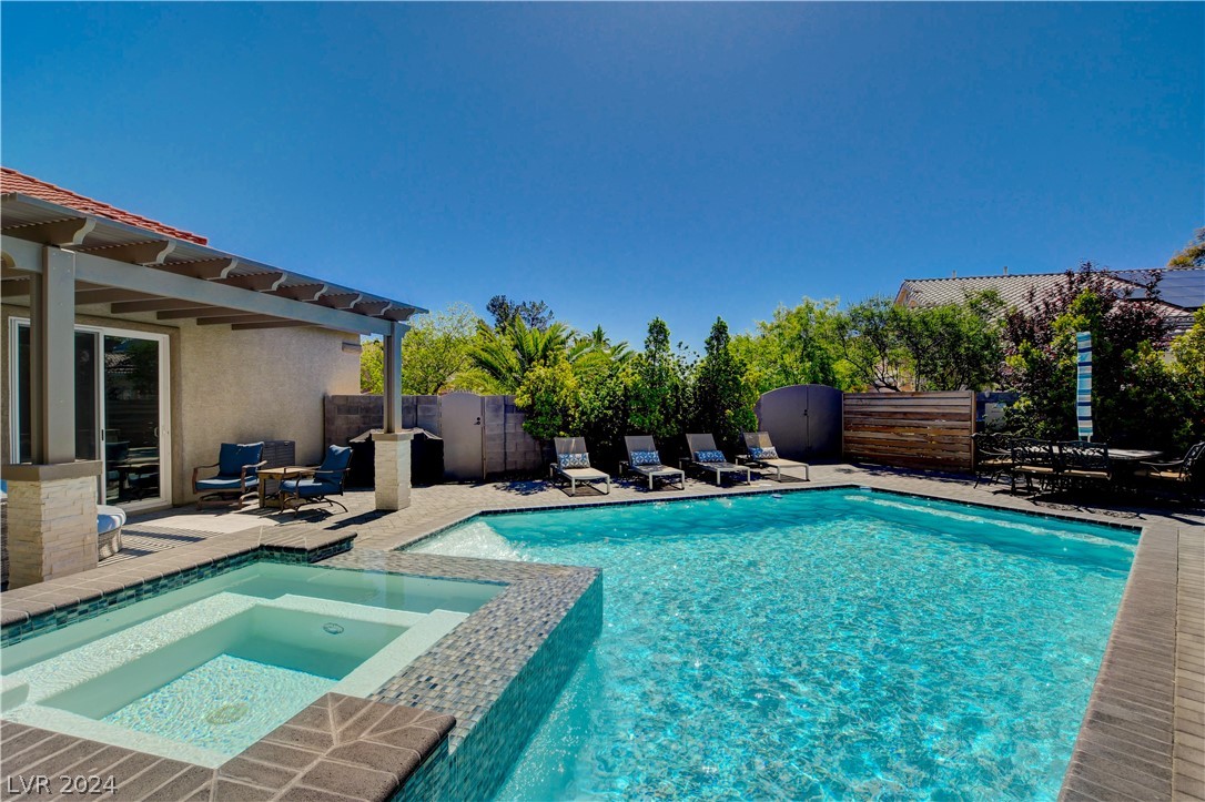 1101 Ventura Hills Street